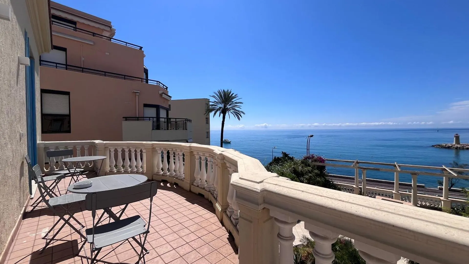 10' Monaco - 10' Italia - Incantevole Vista Mare Menton 0*,  France
